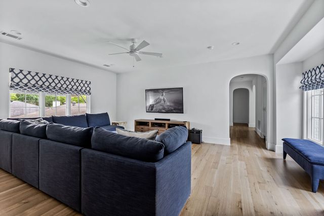 7002 Merrilee Lane, Dallas, TX 75214