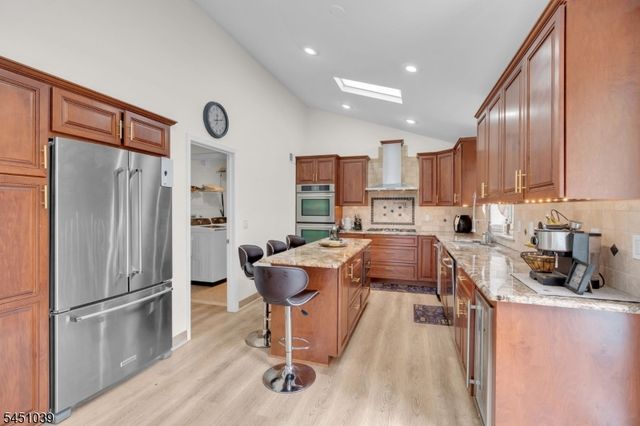 7 Hoagland Ct, Bridgewater Twp., NJ 08807