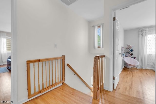 7 Hoagland Ct, Bridgewater Twp., NJ 08807