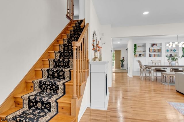 7 Hoagland Ct, Bridgewater Twp., NJ 08807