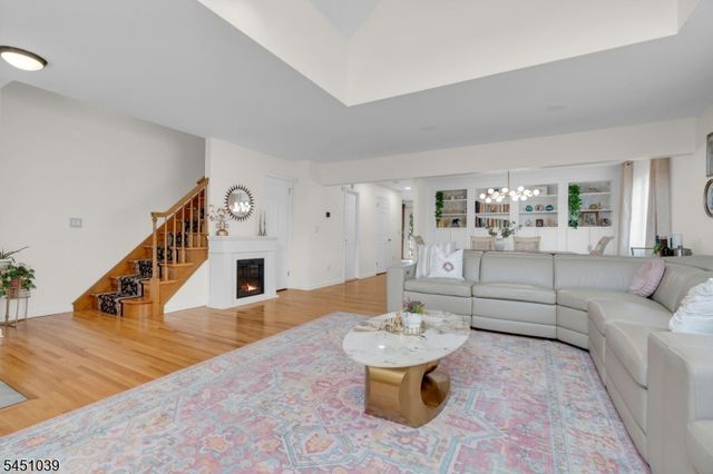 7 Hoagland Ct, Bridgewater Twp., NJ 08807