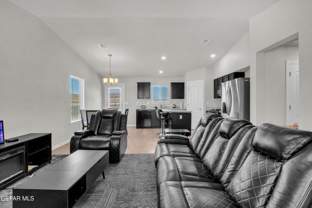 14372 Star Cactus Avenue, Horizon City, TX 79928