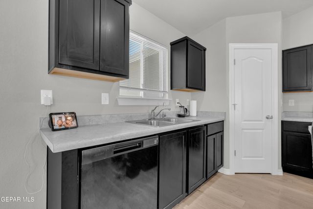 14372 Star Cactus Avenue, Horizon City, TX 79928