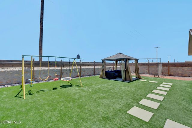 14372 Star Cactus Avenue, Horizon City, TX 79928