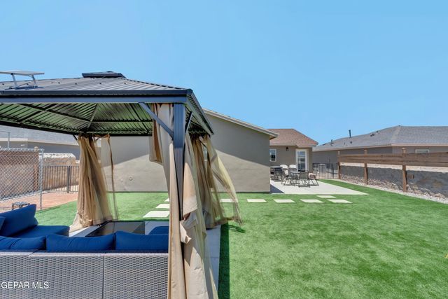 14372 Star Cactus Avenue, Horizon City, TX 79928