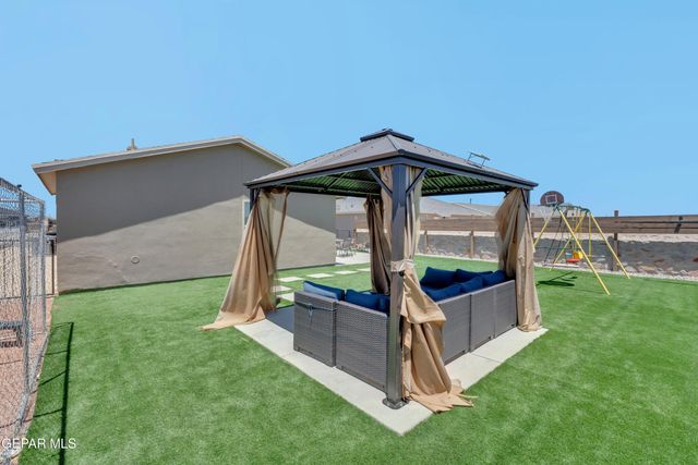 14372 Star Cactus Avenue, Horizon City, TX 79928