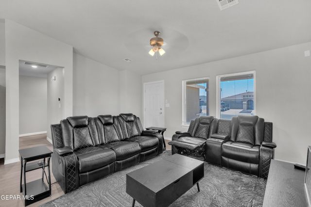 14372 Star Cactus Avenue, Horizon City, TX 79928