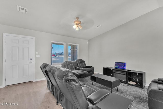 14372 Star Cactus Avenue, Horizon City, TX 79928