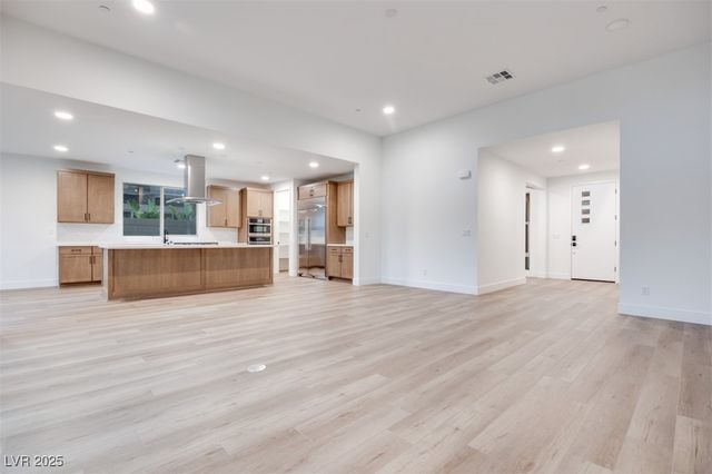 10381 Hanging Lake Street, Las Vegas, NV 89166