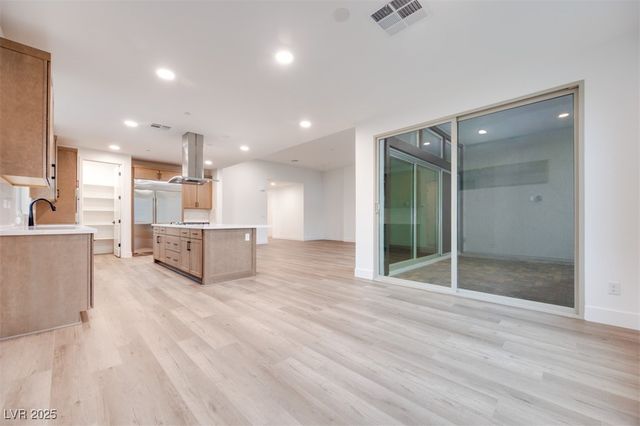 10381 Hanging Lake Street, Las Vegas, NV 89166