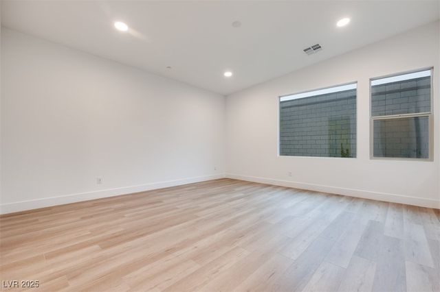 10381 Hanging Lake Street, Las Vegas, NV 89166