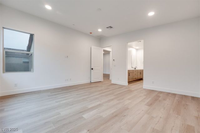 10381 Hanging Lake Street, Las Vegas, NV 89166