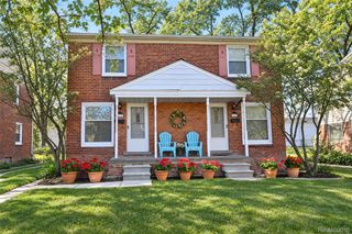 1515 W FARNUM Avenue, Royal Oak, MI 48067