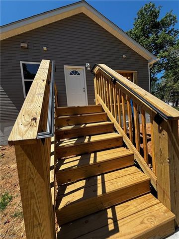 2627 William Allen Road, Burlington, NC 27217