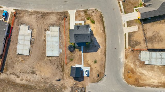 501 Sendera Way, Kenedy, TX 78119