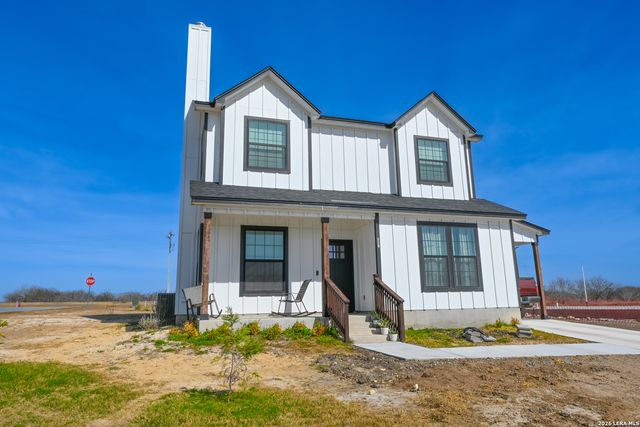 501 Sendera Way, Kenedy, TX 78119