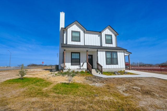 501 Sendera Way, Kenedy, TX 78119