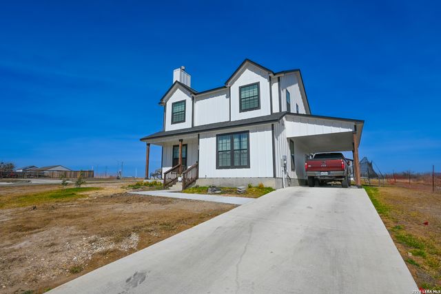 501 Sendera Way, Kenedy, TX 78119