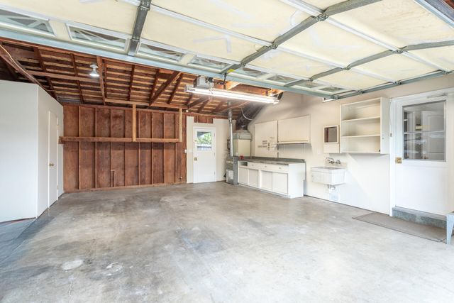 3690 Victoire Way, Redding, CA 96002