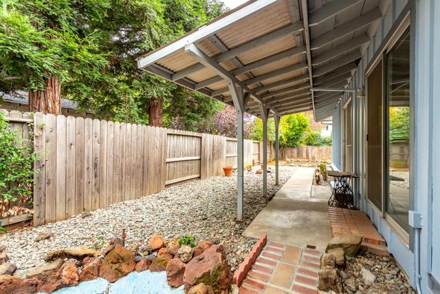 3690 Victoire Way, Redding, CA 96002