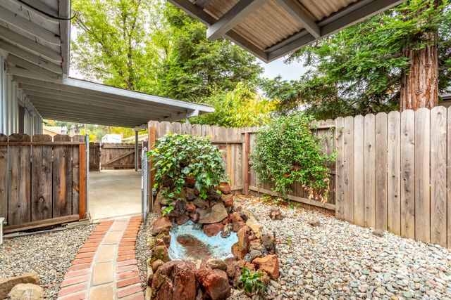 3690 Victoire Way, Redding, CA 96002
