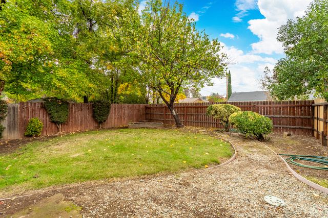 3690 Victoire Way, Redding, CA 96002