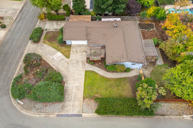 3690 Victoire Way, Redding, CA 96002
