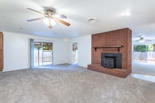 3690 Victoire Way, Redding, CA 96002