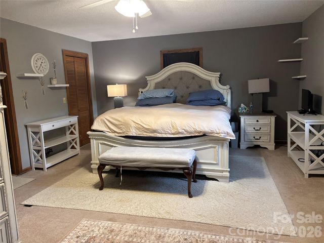 190 Benfield Road, Crossnore, NC 28616