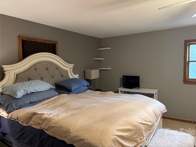 190 Benfield Road, Crossnore, NC 28616