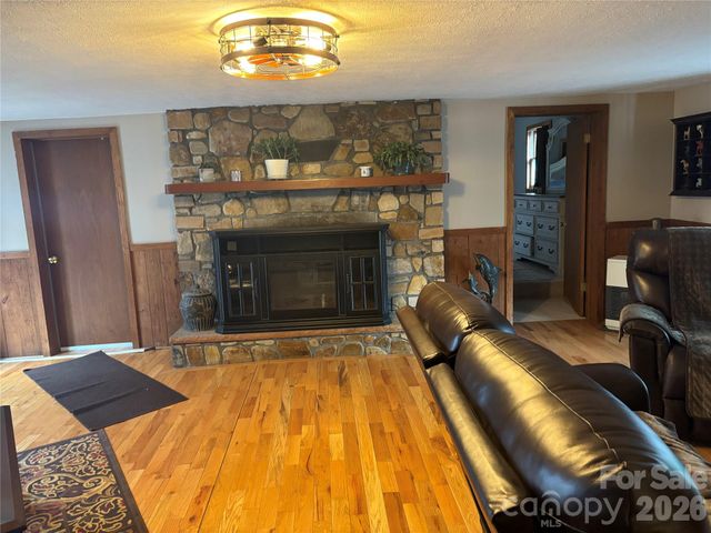 190 Benfield Road, Crossnore, NC 28616