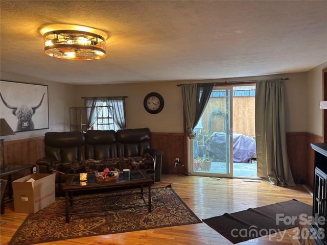 190 Benfield Road, Crossnore, NC 28616