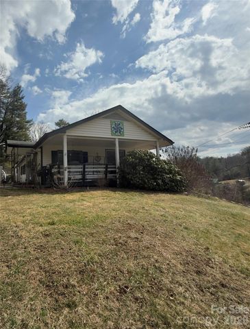 190 Benfield Road, Crossnore, NC 28616