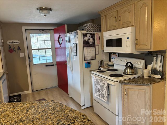 190 Benfield Road, Crossnore, NC 28616