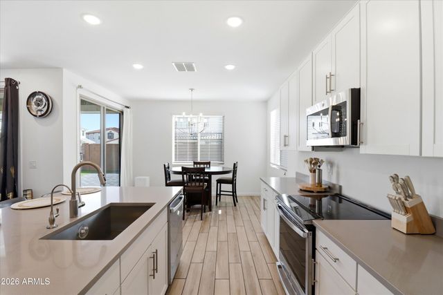 7407 W GARDENIA Avenue, Glendale, AZ 85303