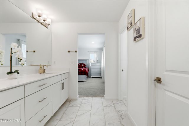 7407 W GARDENIA Avenue, Glendale, AZ 85303