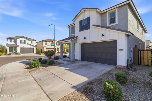 7407 W GARDENIA Avenue, Glendale, AZ 85303