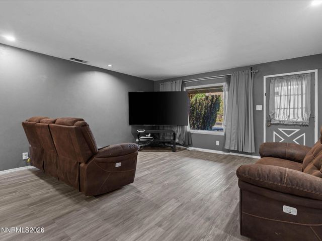 110 E Laramie Drive, Reno, NV 89521