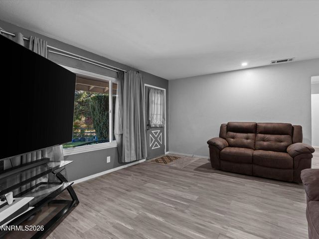 110 E Laramie Drive, Reno, NV 89521