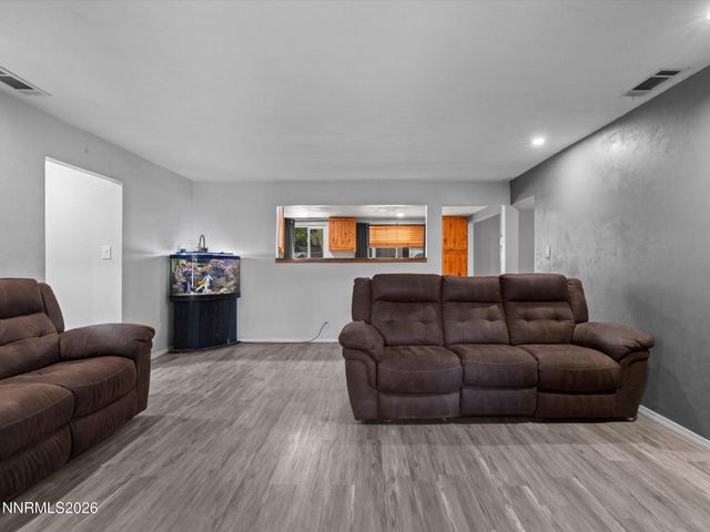 110 E Laramie Drive, Reno, NV 89521