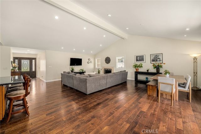 2784 Vuelta Grande, Long Beach, CA 90815