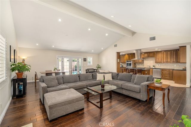 2784 Vuelta Grande, Long Beach, CA 90815