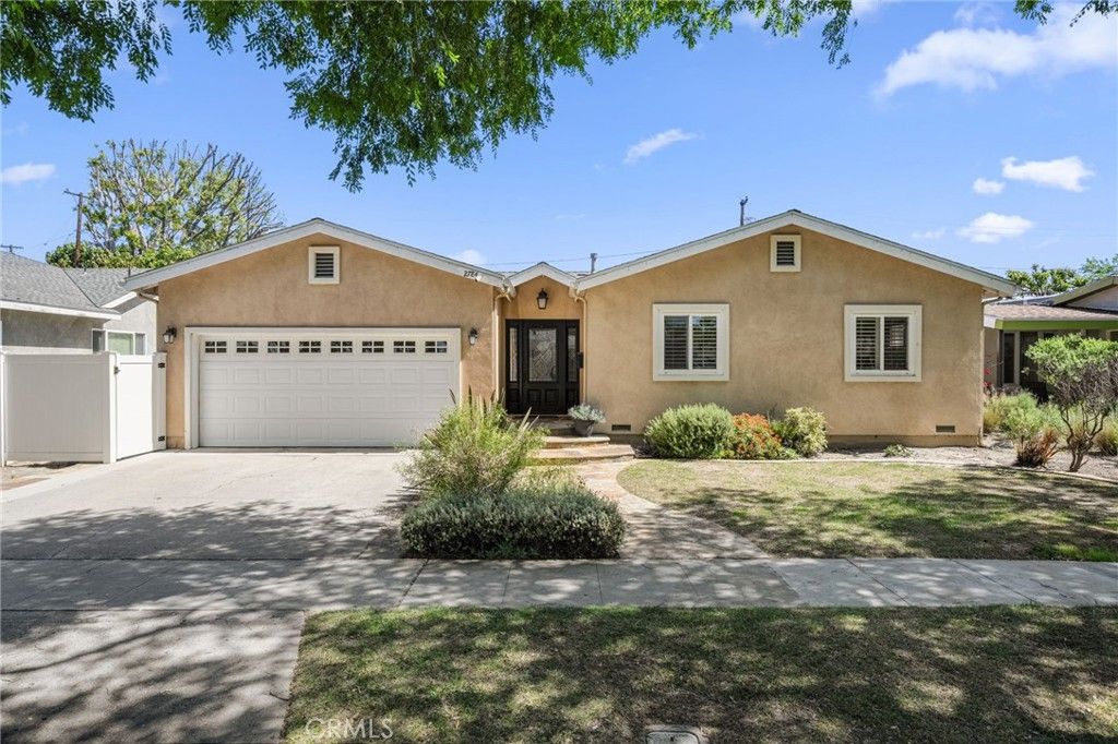 2784 Vuelta Grande, Long Beach, CA 90815