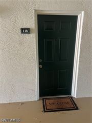 4720 Saint Croix LN 118, Naples, FL 34109
