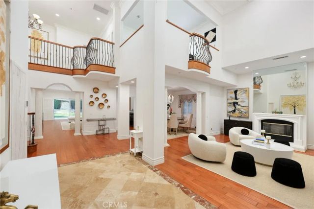 43 W Naomi Avenue, Arcadia, CA 91007