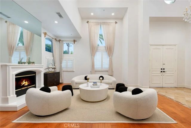 43 W Naomi Avenue, Arcadia, CA 91007
