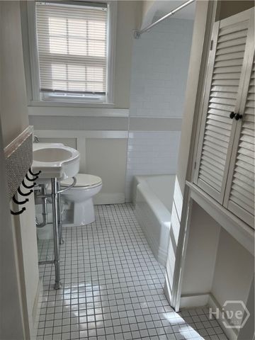 21 E 61st Street, Savannah, GA 31405