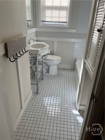21 E 61st Street, Savannah, GA 31405