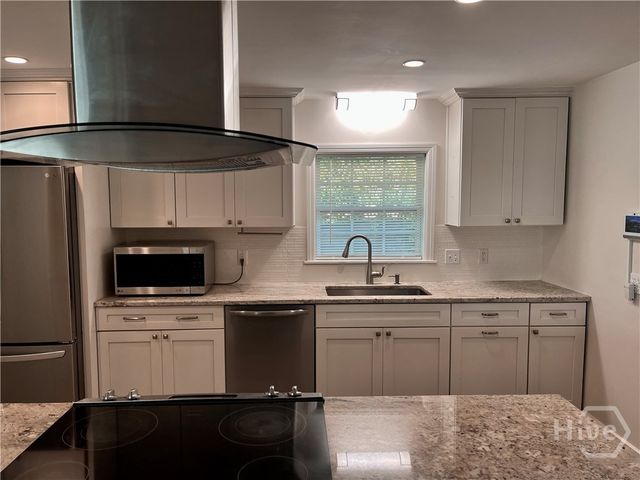 21 E 61st Street, Savannah, GA 31405