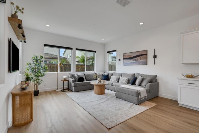 1871 Vintage Way, Roseville, CA 95747